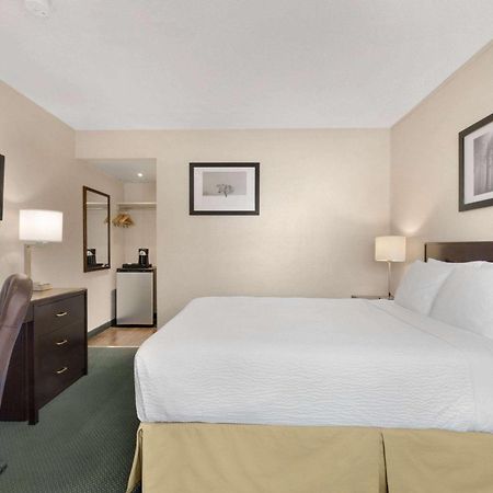 Days Inn By Wyndham Lethbridge Extérieur photo