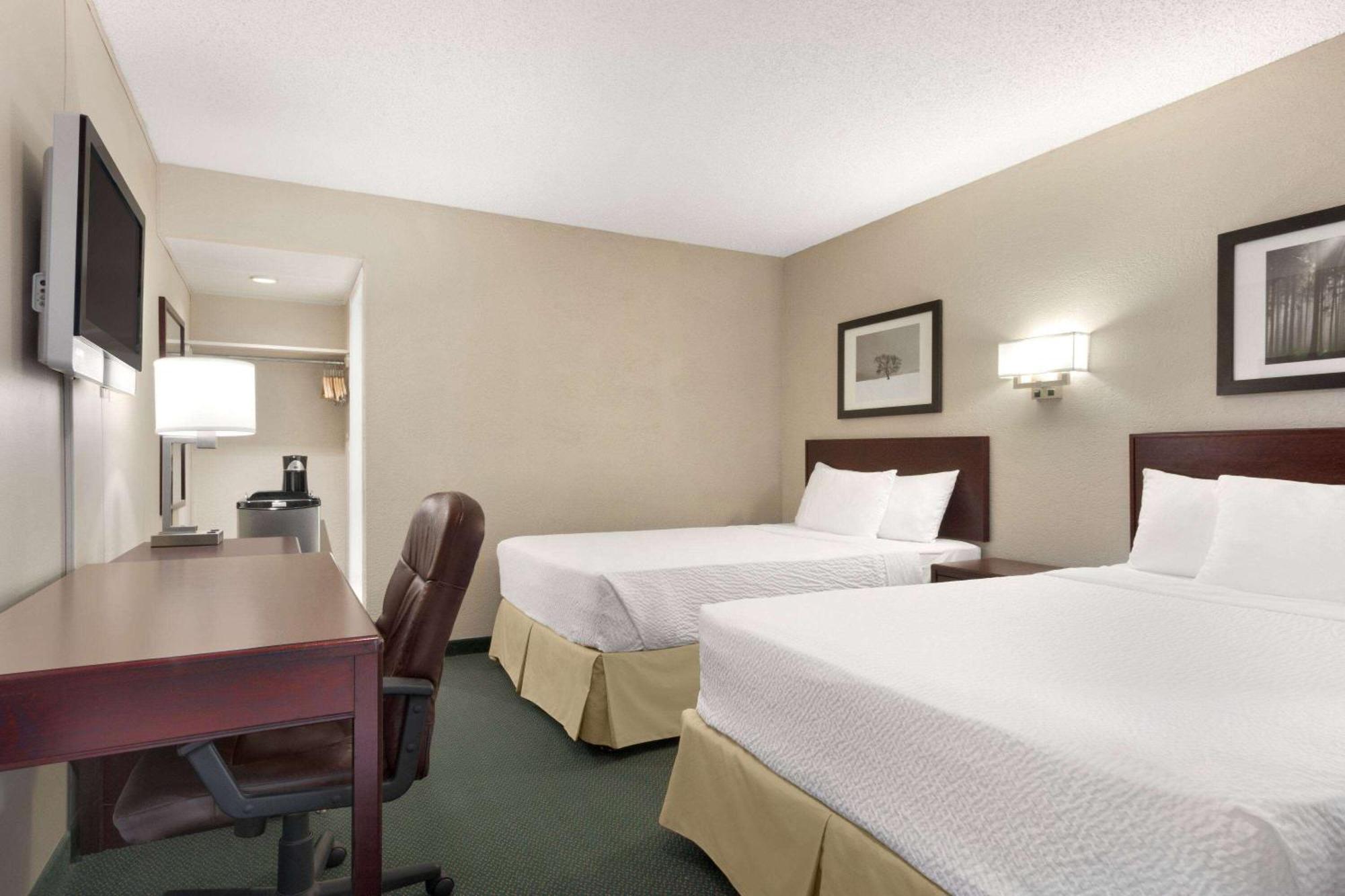 Days Inn By Wyndham Lethbridge Extérieur photo