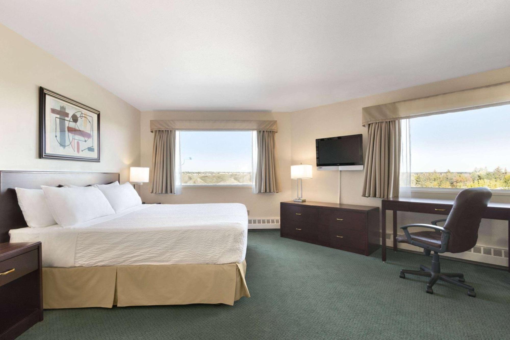 Days Inn By Wyndham Lethbridge Extérieur photo