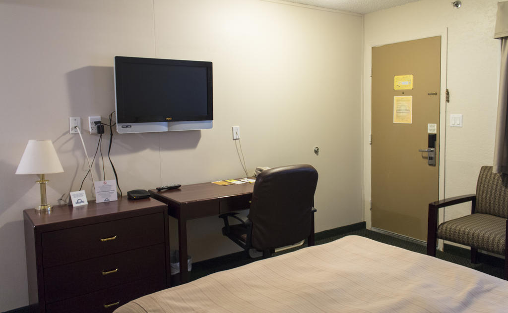 Days Inn By Wyndham Lethbridge Extérieur photo