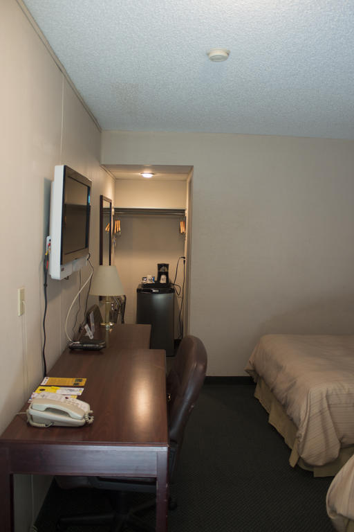Days Inn By Wyndham Lethbridge Extérieur photo