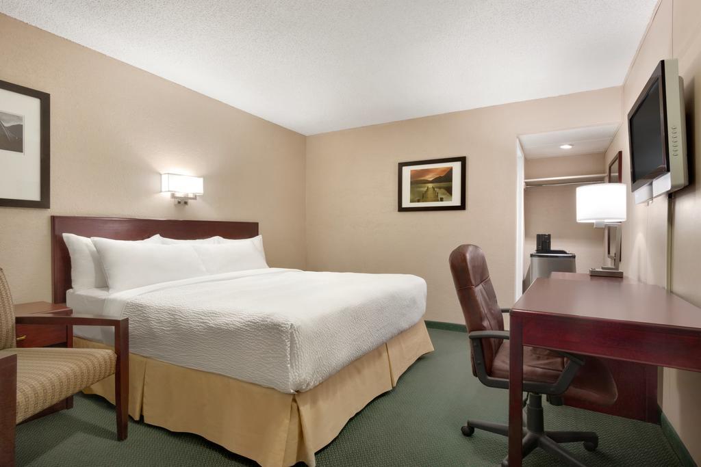 Days Inn By Wyndham Lethbridge Extérieur photo