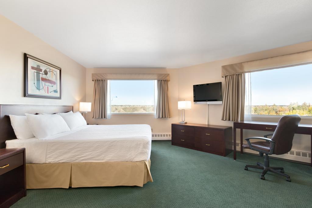 Days Inn By Wyndham Lethbridge Extérieur photo