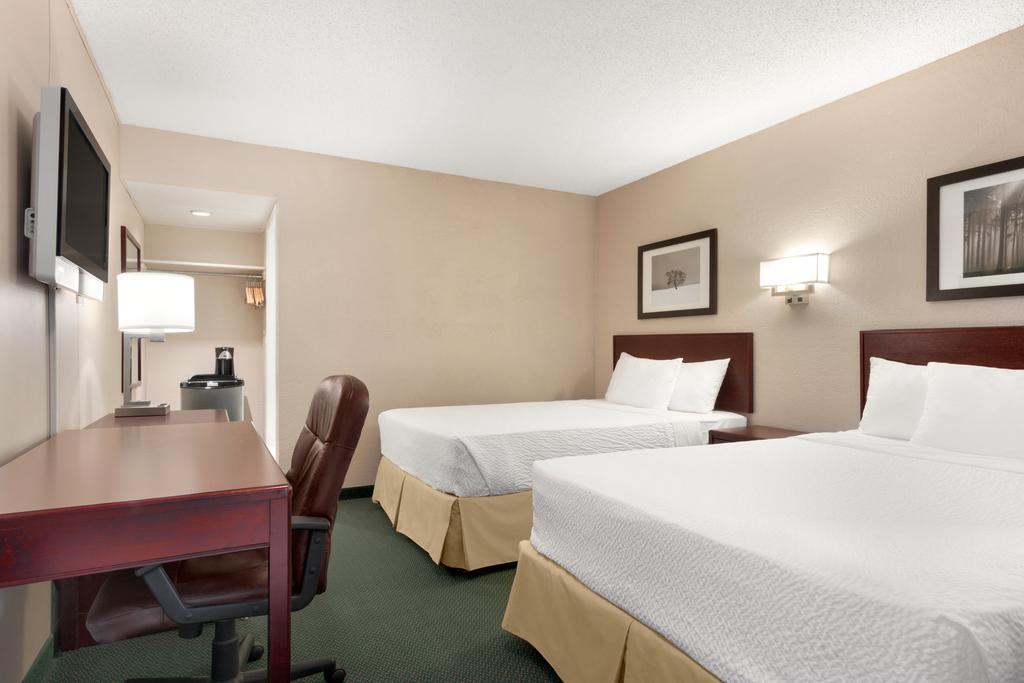 Days Inn By Wyndham Lethbridge Extérieur photo