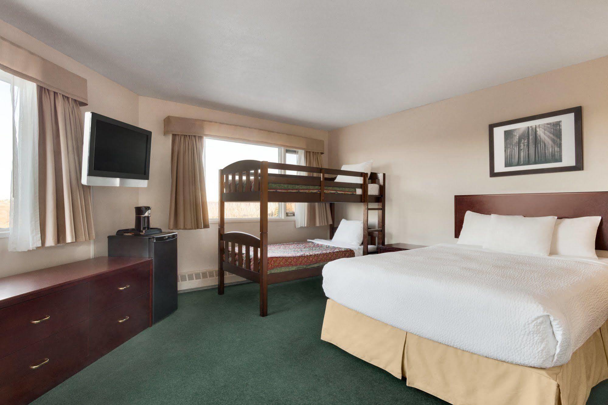 Days Inn By Wyndham Lethbridge Extérieur photo