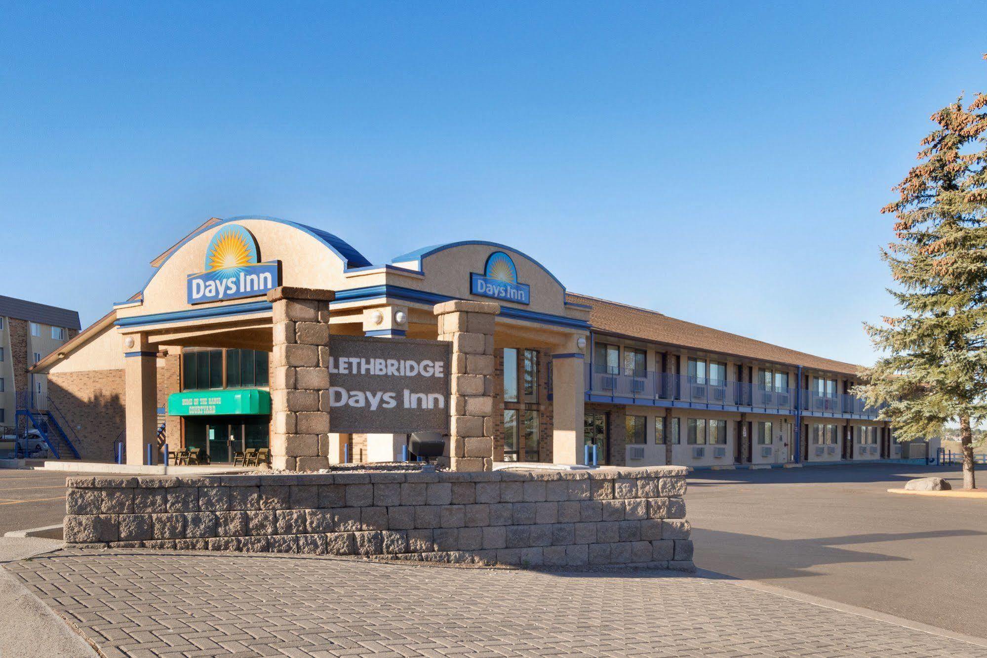 Days Inn By Wyndham Lethbridge Extérieur photo